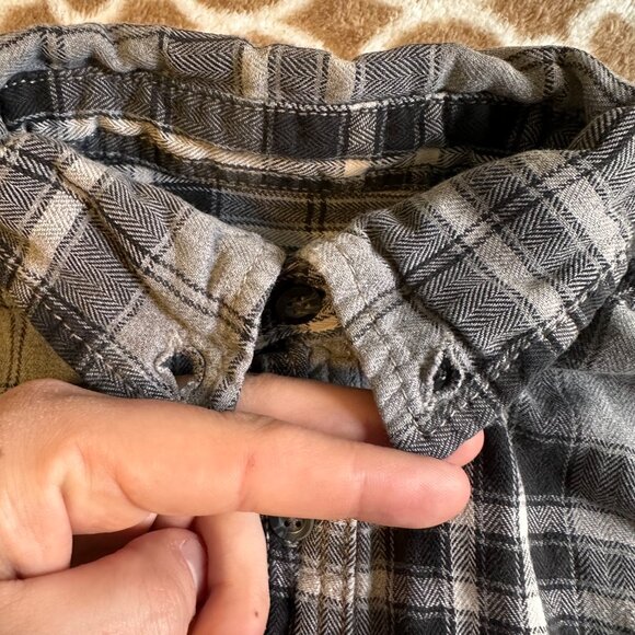 George Casual Button Down Mens Small Gray Plaid Distressed Grunge Flannel Shirt - Picture 4 of 8